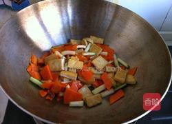 木耳炒豆腐的做法图解5