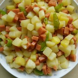 火腿肠烧土豆丁的做法[图]