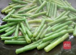 生肠炒豆角的做法图解3