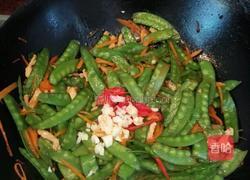 荷兰豆胡萝卜炒瘦肉的做法图解6