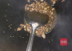 牛肉玉米粒的做法图解3