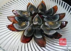 凉拌松花蛋的做法图解1