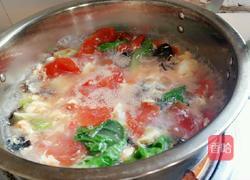 西红杮生菜木耳鸡蛋汤的做法图解10