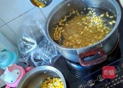 玉米炒萝卜的做法图解3