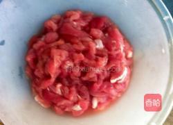 杏鲍菇炒肉丝的做法图解1
