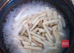 杏鲍菇炒肉丝的做法图解3