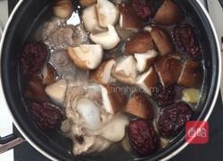 香菇山药大骨汤的做法图解4
