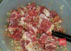 茄汁牛肉粒的做法图解2