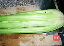 腊肉炒西芹的做法图解3