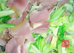 腊肉炒西芹的做法图解11