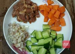 蔬菜肉丁炒饭的做法图解2