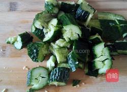 油条拌黄瓜的做法图解1