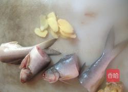 鱼汤的做法图解1