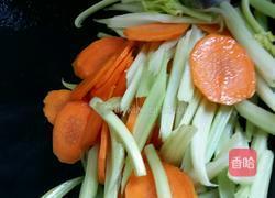 素炒芹菜胡萝卜腐竹的做法图解8
