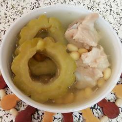 苦瓜黄豆排骨汤的做法[图]