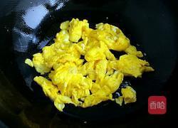 木耳炒鸡蛋的做法图解2