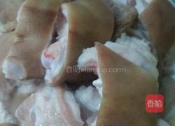 海带猪蹄汤的做法图解1