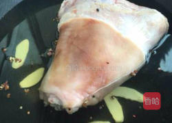 凉拌肘子的做法图解1