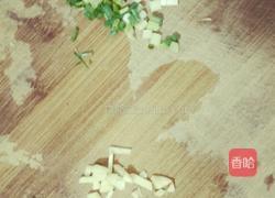 鸡丁拌面的做法图解1