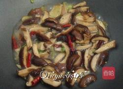 鸡片炒香菇 的做法图解6