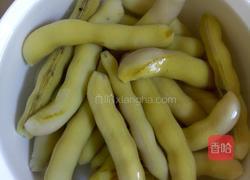 炒狗爪豆的做法图解1