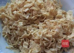 豇豆角炒腐竹的做法图解3