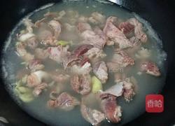 萝卜牛腩的做法图解1