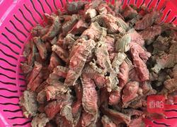 香辣牛肉干的做法图解1