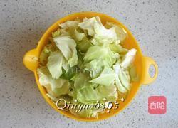 炝炒圆白菜的做法图解2