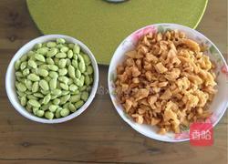 脆口榨菜炒毛豆的做法图解2