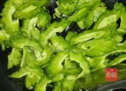 板筋肉炒苦瓜#有奖征文#的做法图解5