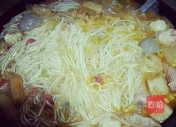 中韩结合辣白菜海鲜丸子面的做法图解8