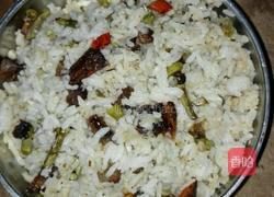 泡豇豆香肠炒饭的做法图解5