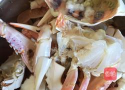 姜葱炒蟹的做法图解2