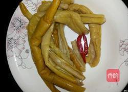 蒜香黄瓜皮的做法图解1