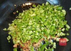 尖椒碎炒肉末的做法图解3