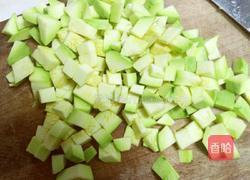 鸡蛋炒南瓜的做法图解1