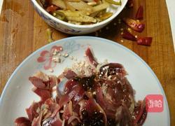 泡菜炒鸭胗的做法图解1