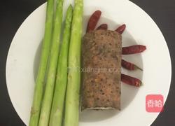 蒜香芦笋炒山药的做法图解1