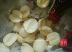 银耳莲子羹的做法图解4