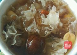 银耳莲子羹的做法图解6