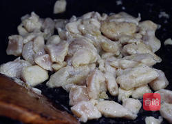 秋葵炒鸡丁的做法图解4