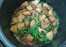 猪蹄焖土豆