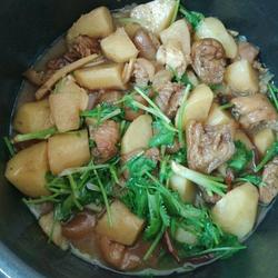 猪蹄焖土豆的做法[图]