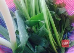 芹菜猪肉包的做法图解1