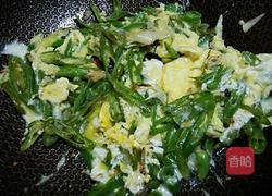 青椒炒鸡蛋的做法图解7