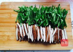 青椒炒香干的做法图解1