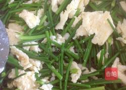 韭菜花炒鸭蛋的做法图解6