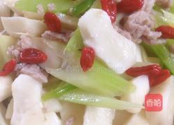 荸荠西芹炒瘦肉的做法图解12