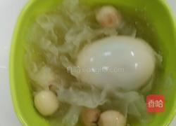 银耳莲子鸡蛋糖水的做法图解4